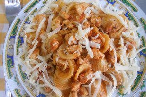 Orecchiette cu piept de pui