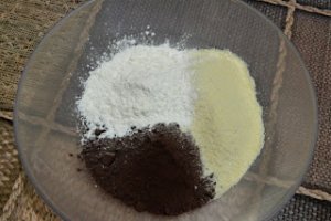 Desert prajitura cu faina de cocos si zahar brun