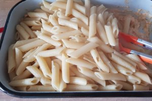 Paste cu feta si rosii cherry, gratinate