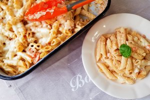 Paste cu feta si rosii cherry, gratinate