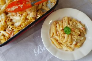 Paste cu feta si rosii cherry, gratinate