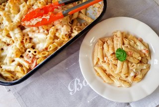 Paste cu feta si rosii cherry, gratinate