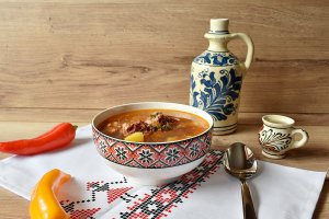 Ciorba de porc cu afumatura si zeama de varza