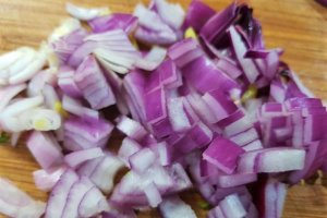 Salata de vinete cu iaurt, menta si chimen