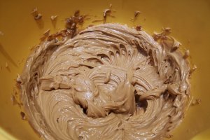 Desert prajitura cu ciocolata, caramel si mascarpone