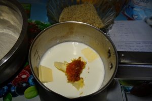 Desert mucenici umpluti cu nuca fiarta in lapte