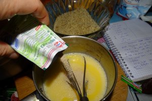 Desert mucenici umpluti cu nuca fiarta in lapte