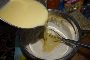 Desert mucenici umpluti cu nuca fiarta in lapte