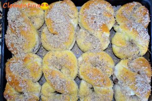Desert mucenici umpluti cu nuca fiarta in lapte