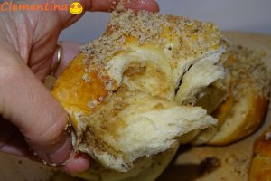 Desert mucenici umpluti cu nuca fiarta in lapte