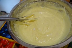 Desert rulada cu frisca si zmeura