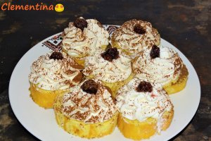 Desert rulada cu frisca si zmeura