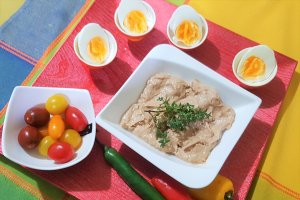 Pate cremos, de casa, cu ficatei si  piept de pui