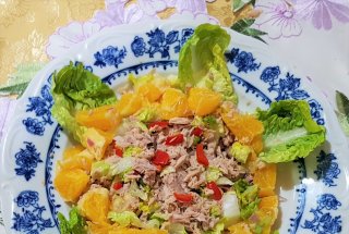 Salata cu ton si portocala