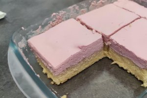Desert prajitura cu iaurt si zmeura