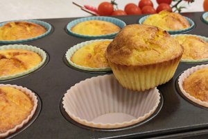 Aperitiv briose cu legume si branza sarata