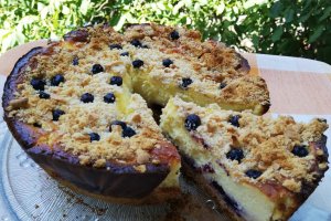 Desert cu biscuiti, branza si afine