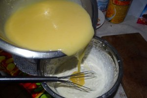 Desert cu ciocolata, zmeura si caise