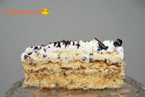 Desert prajitura cu foaie de bezea si crema de unt