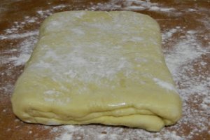 Desert rulouri de post cu visine