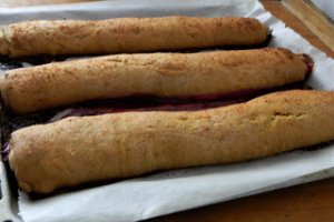 Desert rulouri de post cu visine