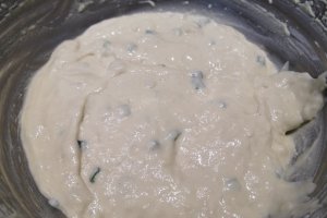 Aperitiv waffle cu cascaval si ceapa verde