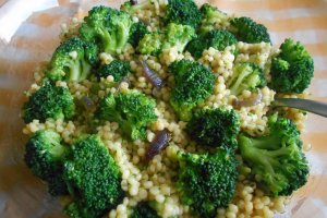 Cus-cus cu broccoli si ras-el-hanout