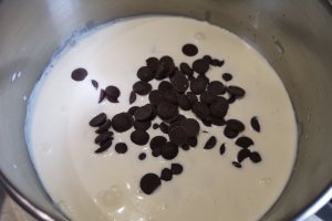 Desert prajitura cu visine si ciocolata