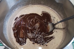 Desert prajitura cu visine si ciocolata