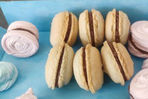 Desert macarons cu ciocolata (reteta nr. 400)