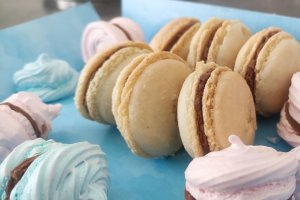 Desert macarons cu ciocolata (reteta nr. 400)