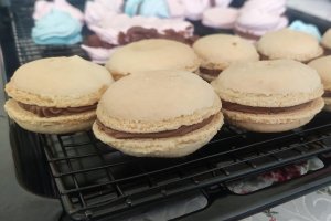 Desert macarons cu ciocolata (reteta nr. 400)