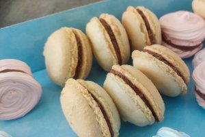 Desert macarons cu ciocolata (reteta nr. 400)