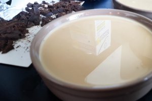 Desert panna cotta cu cafea si ciocolata