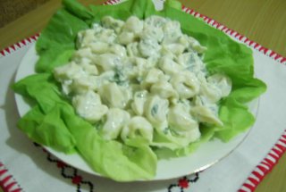 Salata de tortellini si sos de iaurt