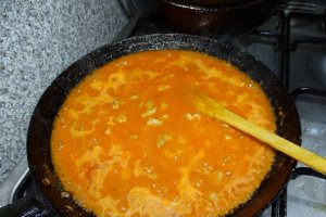 Paste la tigaie cu carne de porc