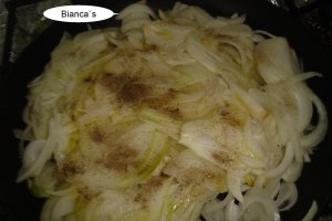 Pui cu ceapa caramelizata