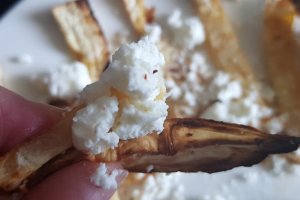 Cartofi pai de radacina de telina la cuptor cu branza feta