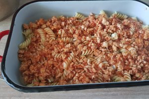 Paste cu carne de pui si sos bechamel
