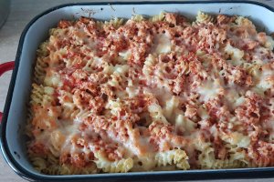 Paste cu carne de pui si sos bechamel
