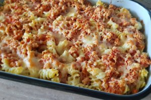 Paste cu carne de pui si sos bechamel