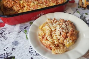 Paste cu carne de pui si sos bechamel