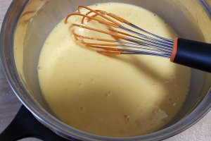 Desert prajitura cu foi de cacao si biscuiti