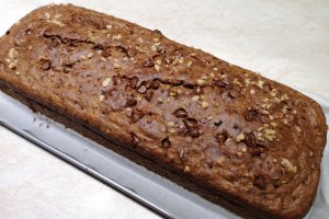 Desert banana bread cu alune si ciocolata