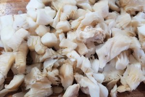 Ciorba de caprior cu ciuperci pleurotus si iaurt grecesc