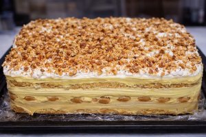 Desert prajitura cu piscoturi si doua creme