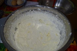 Desert prajitura cu piscoturi si doua creme