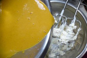 Desert prajitura cu piscoturi si doua creme