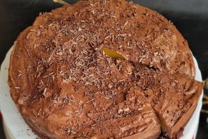 Desert tort de post cu ciocolata si piersici-reteta nr 800