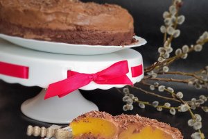 Desert tort de post cu ciocolata si piersici-reteta nr 800
